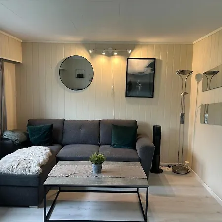 Cozy Close To The Center And Mountains Tromsø