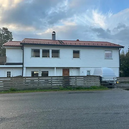 Cozy Close To The Center And Mountains Tromsø